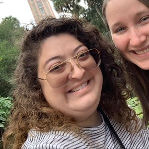 Meet your Posher, Stephanie